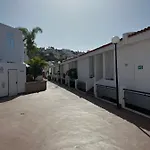 Lovely Sunny Apartman *